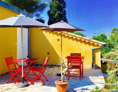 Chambre « Césaria » sur terrasse accès piscine