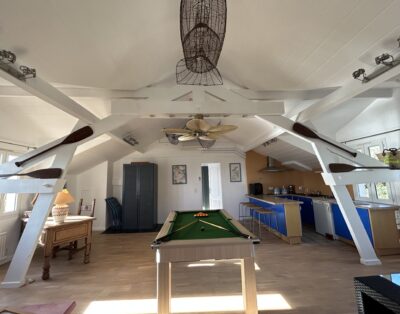 « Pramousquier ***» loft 70 m2 , 2 pers terrasse vue mer, billard, entierement renové.